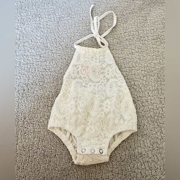 Bailey’s Blossoms Drake Halter Romper White Lace Baby Size 3-6 Months NWT - Picture 2 of 8